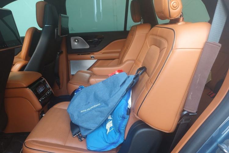 Used Lincoln Aviator 2021 3.0T V6 Four-Wheel Drive Presidential Edition Left Rear Seat