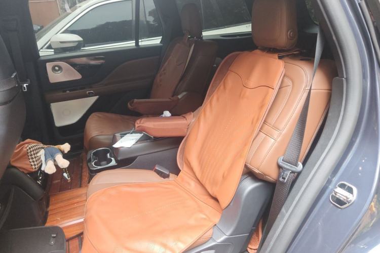Used Lincoln Aviator 2021 3.0T V6 All-Wheel-Drive Executive Edition Left Rear Seat