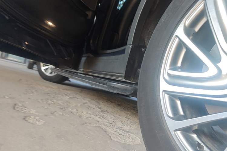 Used Lincoln Aviator 2021 3.0T V6 Four-Wheel Drive Luxury Edition Left Side Sill