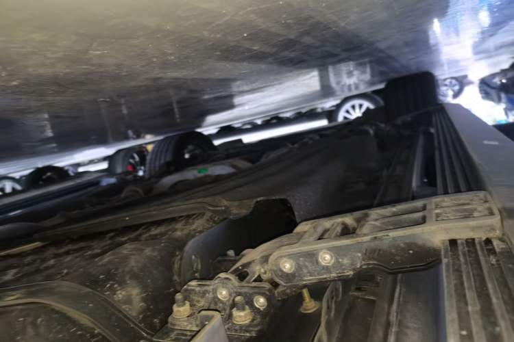Used Lincoln Aviator 2021 3.0T V6 All-Wheel-Drive Executive Edition Left Side Sill