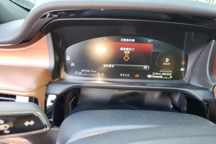 Used Lincoln Aviator 2021 3.0T V6 Four-Wheel Drive Zunya Edition Odometer Close Up