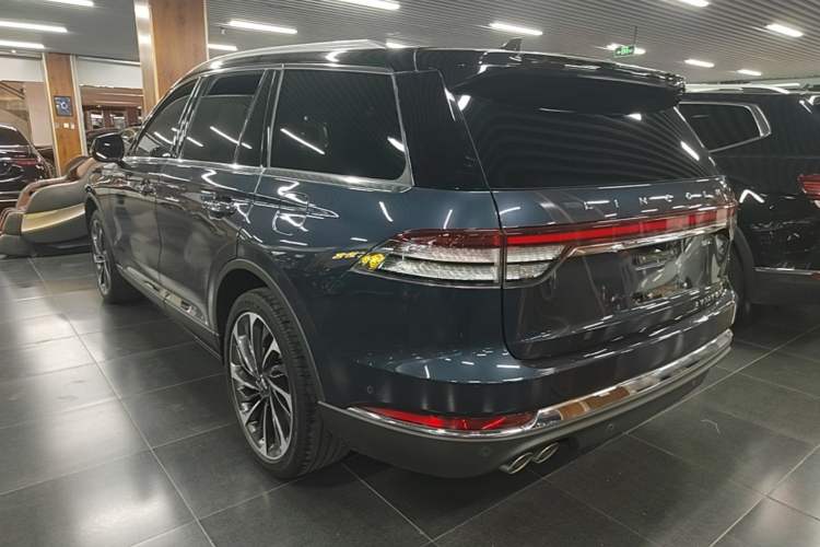 Used Lincoln Aviator 2021 3.0T V6 All-Wheel-Drive Executive Edition Rear Left 45 Deg