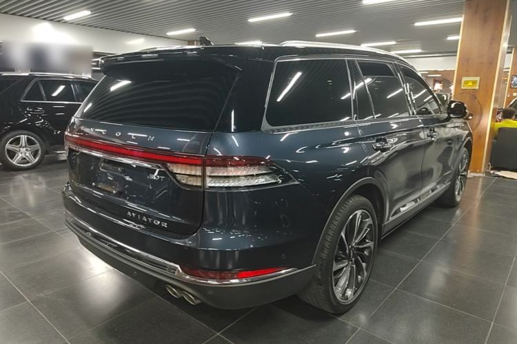 Used Lincoln Aviator 2021 3.0T V6 All-Wheel-Drive Executive Edition Rear Right 45 Deg