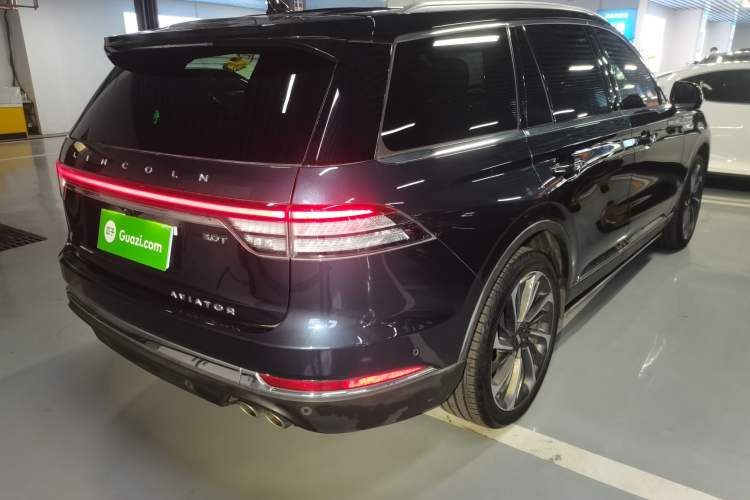 Used Lincoln Aviator 2021 3.0T V6 All-Wheel-Drive Executive Edition Rear Right 45 Deg