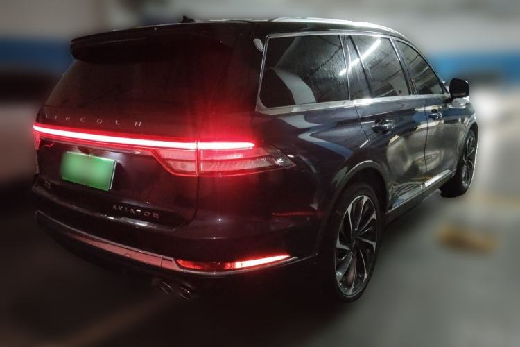 Used Lincoln Aviator 2021 3.0T V6 All-Wheel-Drive Executive Edition Rear Right 45 Deg
