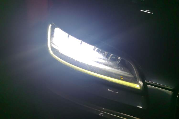 Used Lincoln Aviator 2021 3.0T V6 Four-Wheel Drive Zunya Edition Right Front Headlight