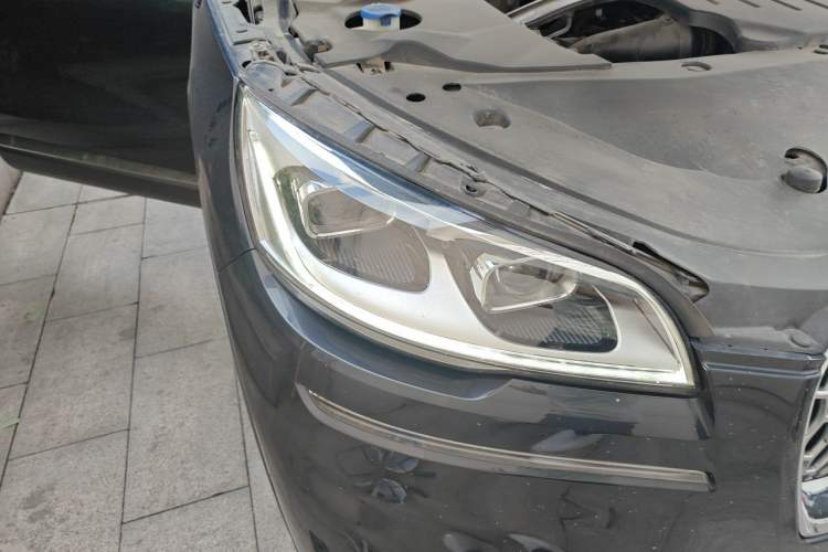 Used Lincoln Aviator 2021 3.0T V6 All-Wheel-Drive Executive Edition Right Front Headlight