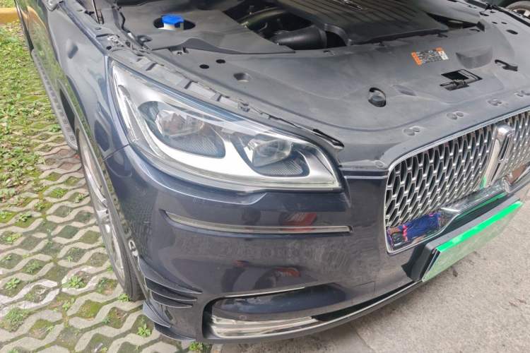 Used Lincoln Aviator 2021 3.0T V6 All-Wheel-Drive Executive Edition Right Front Headlight