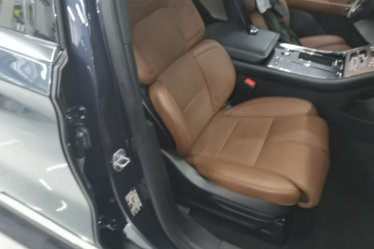 Used Lincoln Aviator 2021 3.0T V6 All-Wheel-Drive Executive Edition Right Front Seat
