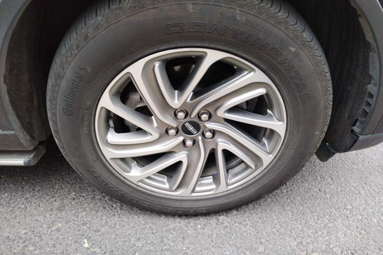 Used Lincoln Aviator 2021 3.0T V6 Four-Wheel Drive Luxury Edition Right Front Wheel Hub