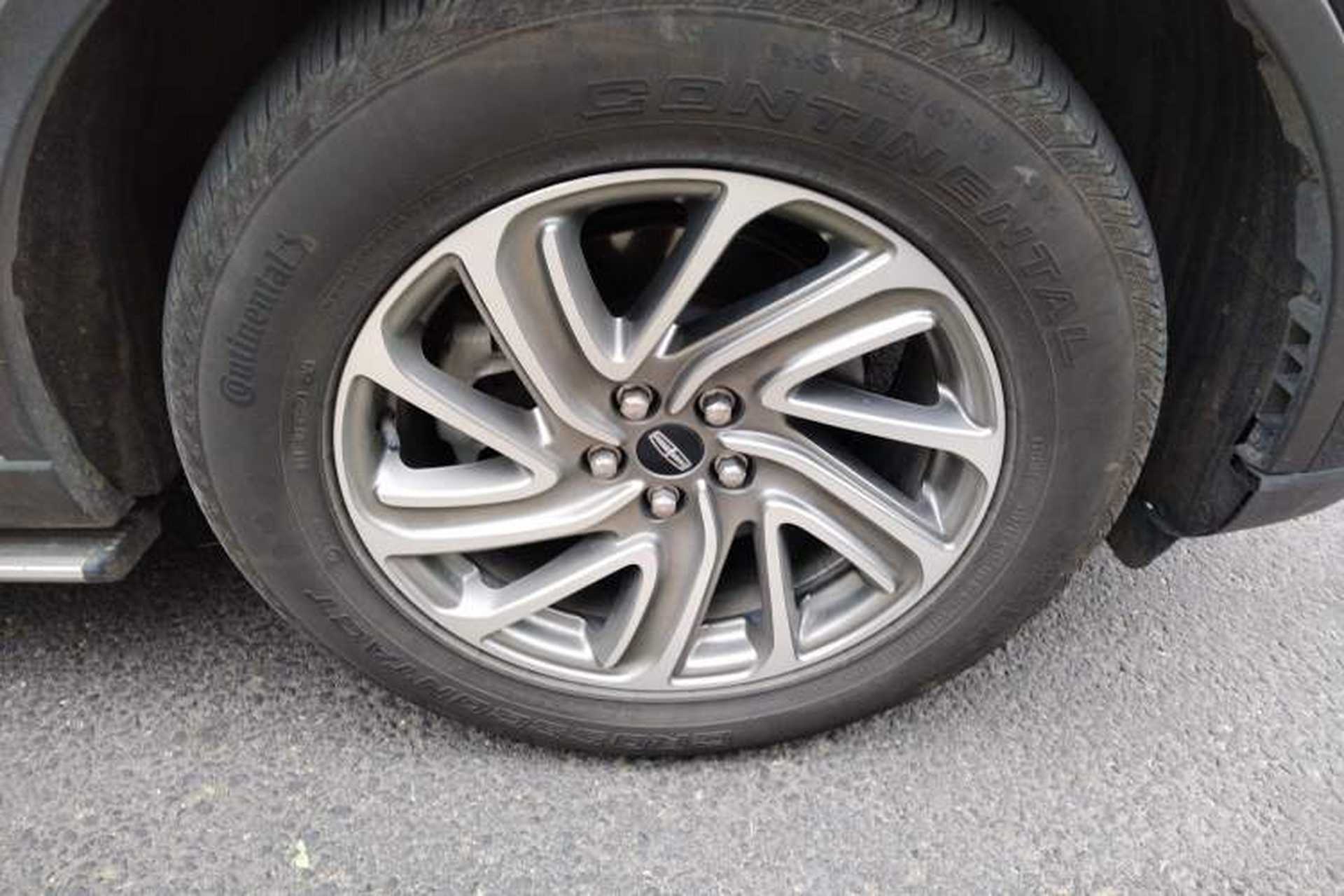 Used Lincoln Aviator 2021 3.0T V6 Four-Wheel Drive Luxury Edition Right Front Wheel Hub