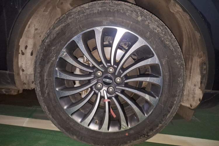Used Lincoln Aviator 2021 3.0T V6 Four-Wheel Drive Zunya Edition Right Front Wheel Hub