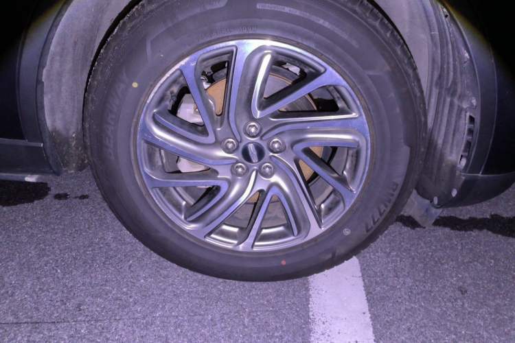 Used Lincoln Aviator 2021 3.0T V6 Four-Wheel Drive Luxury Edition Right Front Wheel Hub