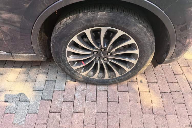 Used Lincoln Aviator 2021 3.0T V6 Four-Wheel Drive Zunya Edition Right Front Wheel Hub