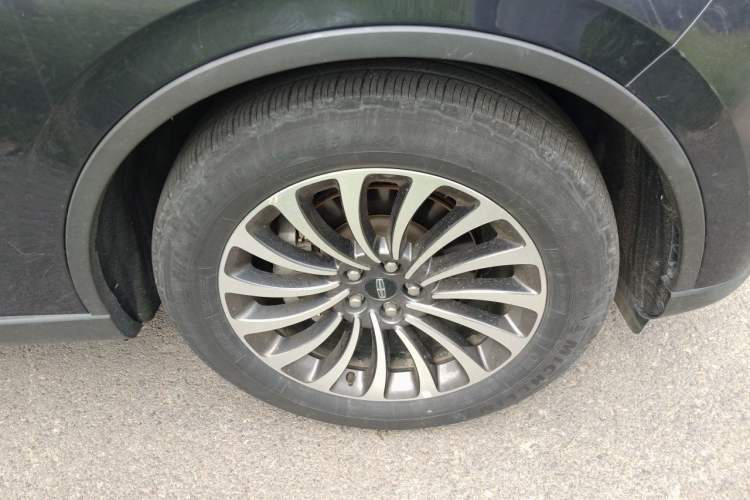 Used Lincoln Aviator 2021 3.0T V6 Four-Wheel Drive Zunya Edition Right Front Wheel Hub