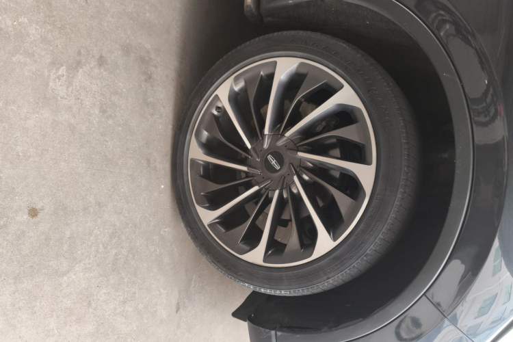 Used Lincoln Aviator 2021 3.0T V6 All-Wheel-Drive Executive Edition Right Front Wheel Hub