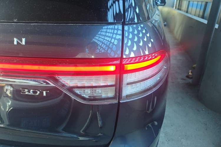 Used Lincoln Aviator 2021 3.0T V6 Four-Wheel Drive Luxury Edition Right Rear Taillight
