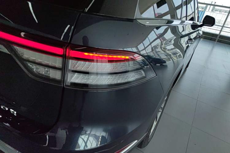 Used Lincoln Aviator 2021 3.0T V6 Four-Wheel Drive Luxury Edition Right Rear Taillight