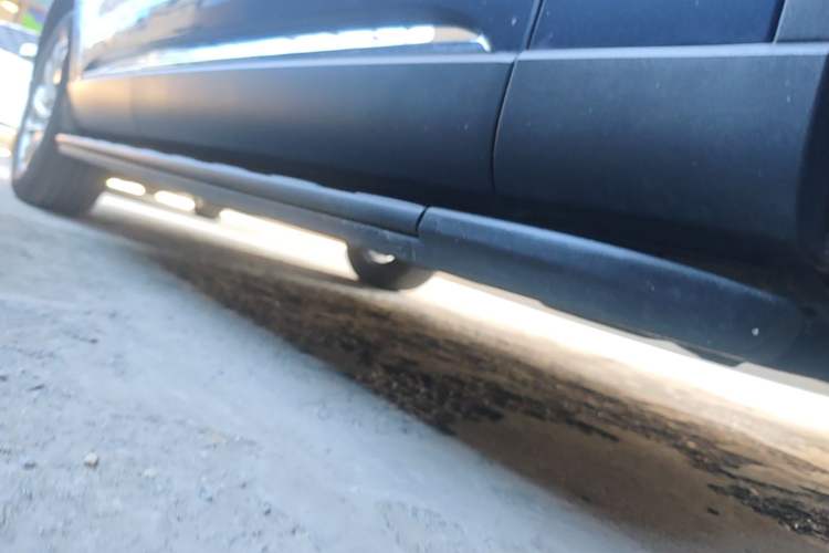 Used Lincoln Aviator 2021 3.0T V6 Four-Wheel Drive Luxury Edition Right Side Sill