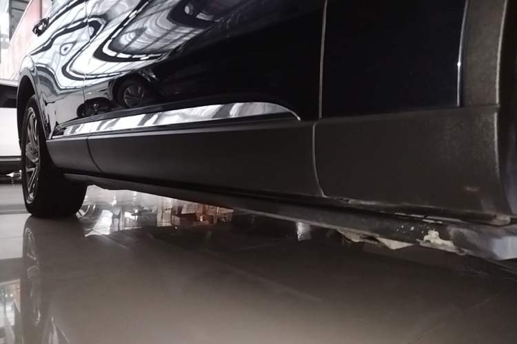 Used Lincoln Aviator 2021 3.0T V6 Four-Wheel Drive Luxury Edition Right Side Sill