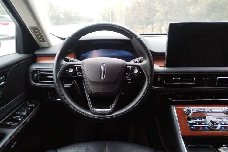 Used Lincoln Aviator 2021 3.0T V6 Four-Wheel Drive Luxury Edition Steering Wheel