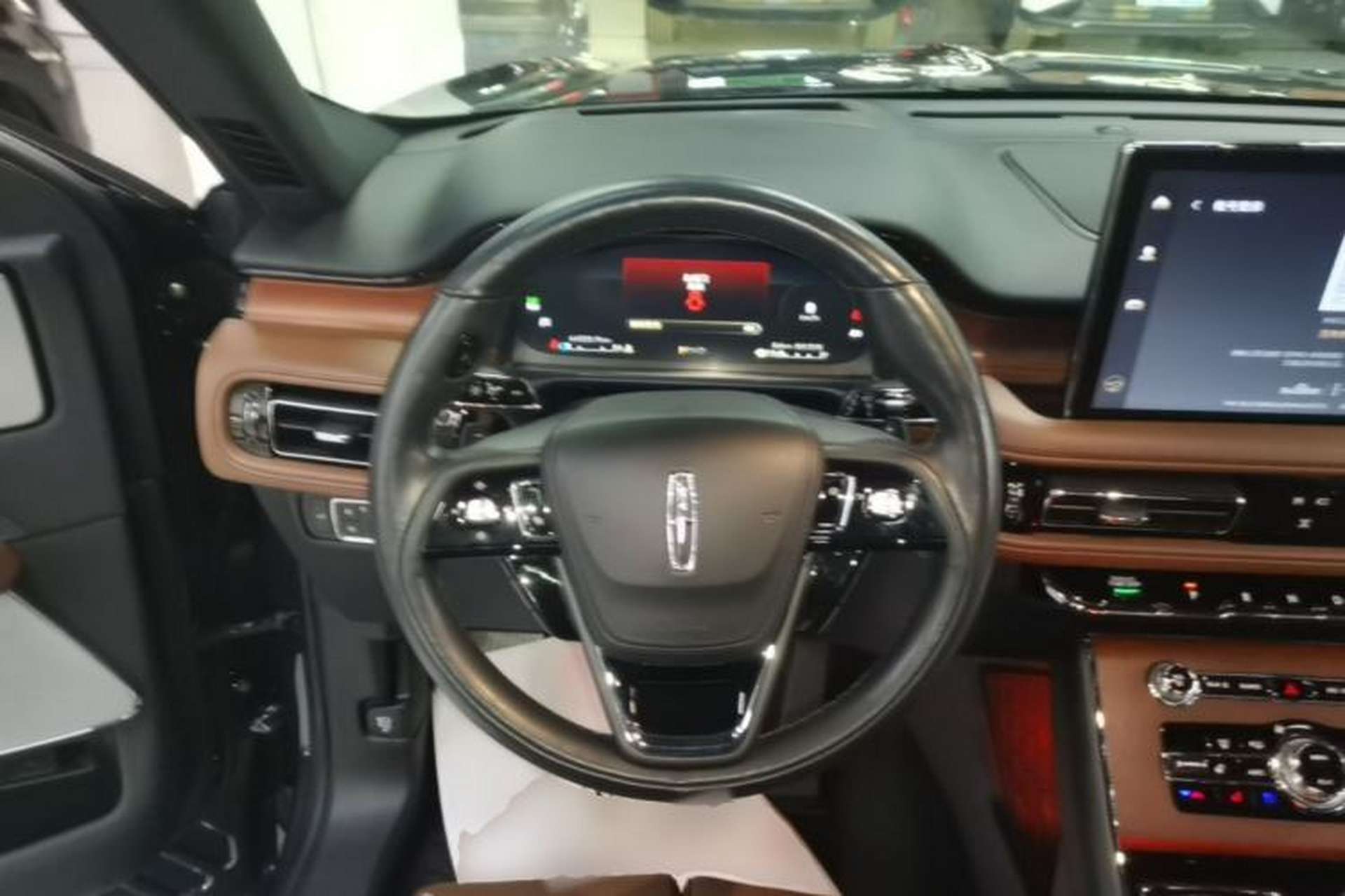Used Lincoln Aviator 2021 3.0T V6 All-Wheel-Drive Executive Edition Steering Wheel