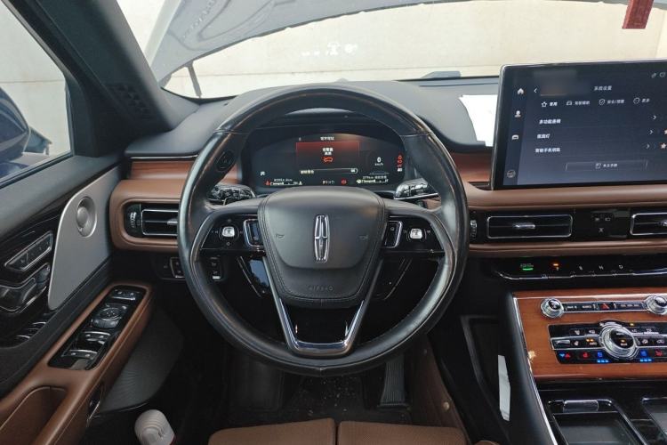 Used Lincoln Aviator 2021 3.0T V6 All-Wheel-Drive Executive Edition Steering Wheel