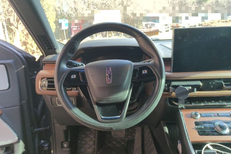 Used Lincoln Aviator 2021 3.0T V6 All-Wheel-Drive Executive Edition Steering Wheel