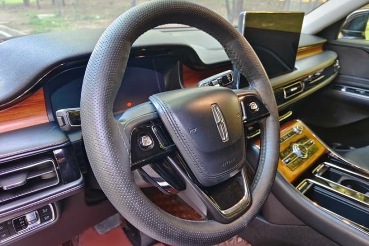 Used Lincoln Aviator 2021 3.0T V6 Four-Wheel Drive Luxury Edition Steering Wheel