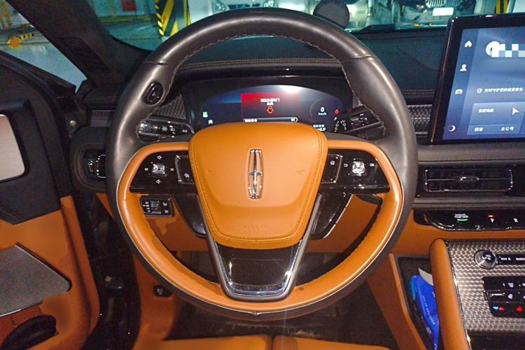 Used Lincoln Aviator 2021 3.0T V6 All-Wheel-Drive Executive Edition Steering Wheel