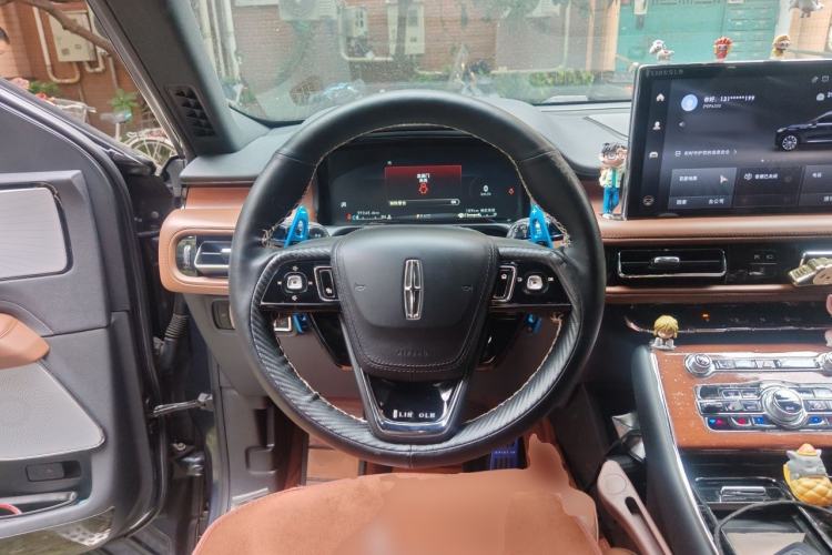 Used Lincoln Aviator 2021 3.0T V6 All-Wheel-Drive Executive Edition Steering Wheel