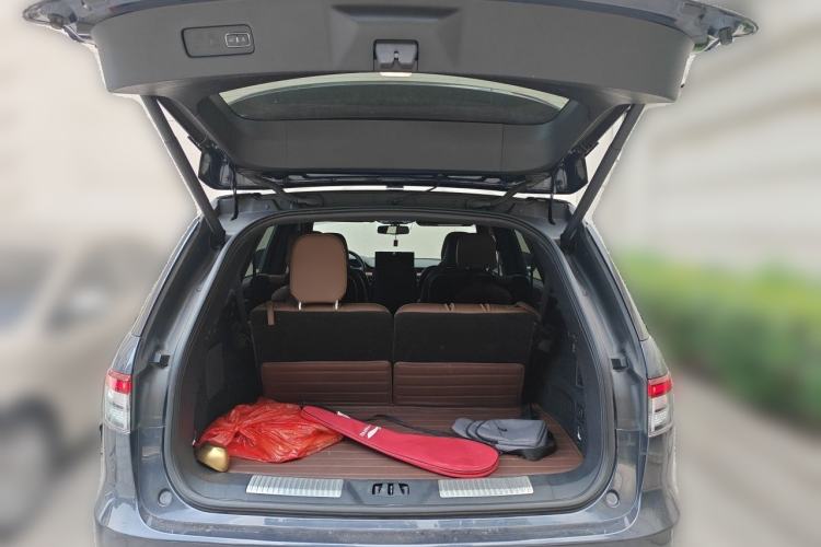 Used Lincoln Aviator 2021 3.0T V6 All-Wheel-Drive Executive Edition Trunk