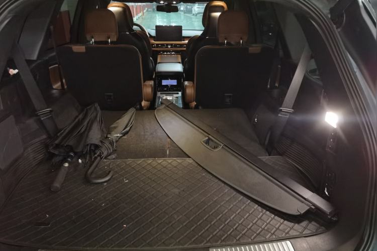 Used Lincoln Aviator 2021 3.0T V6 All-Wheel-Drive Executive Edition Trunk