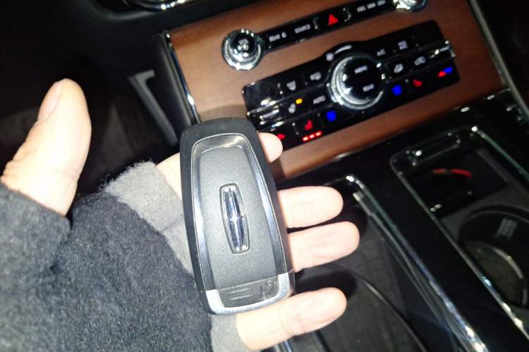 Used Lincoln Aviator 2021 3.0T V6 Four-Wheel Drive Zunya Edition Vehicle Key