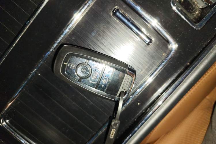 Used Lincoln Aviator 2021 3.0T V6 Four-Wheel Drive Zunya Edition Vehicle Key