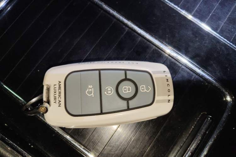 Used Lincoln Aviator 2021 3.0T V6 All-Wheel-Drive Executive Edition Vehicle Key