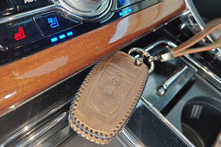 Used Lincoln Aviator 2021 3.0T V6 All-Wheel-Drive Executive Edition Vehicle Key