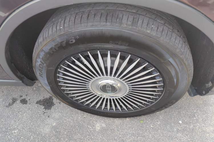 Used Lincoln Aviator 2021 3.0T V6 Four-Wheel Drive Luxury Edition Right Front Wheel Hub