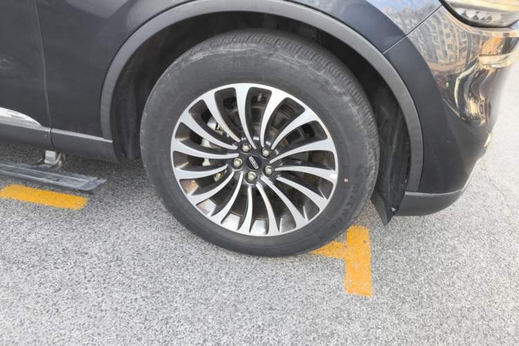Used Lincoln Aviator 2021 3.0T V6 Four-Wheel Drive Zunya Edition Right Front Wheel Hub
