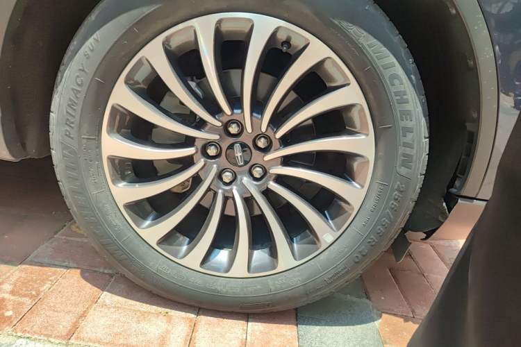 Used Lincoln Aviator 2021 3.0T V6 Four-Wheel Drive Zunya Edition Right Front Wheel Hub