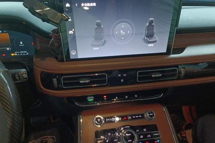 Used Lincoln Aviator 2021 3.0T V6 Four-Wheel Drive Zunya Edition Audio And AC Panel
