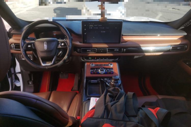 Used Lincoln Aviator 2021 3.0T V6 Four-Wheel Drive Zunya Edition Center Console