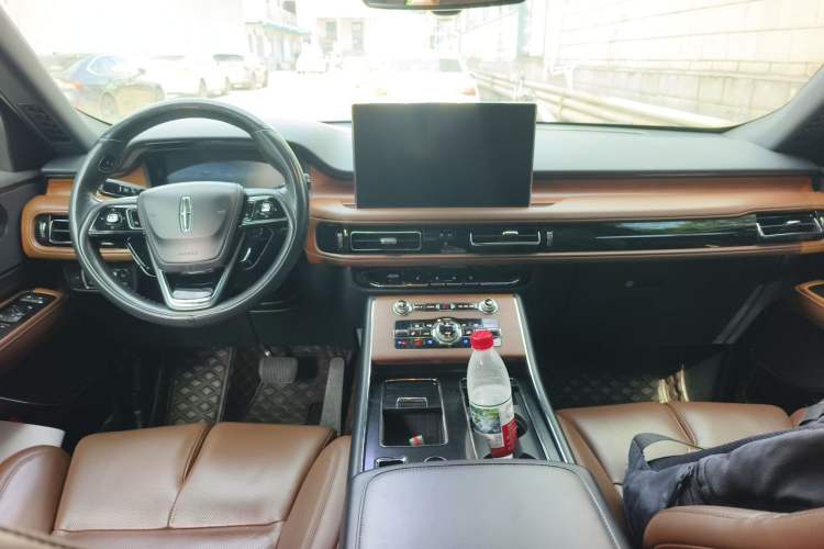 Used Lincoln Aviator 2021 3.0T V6 Four-Wheel Drive Zunya Edition Center Console