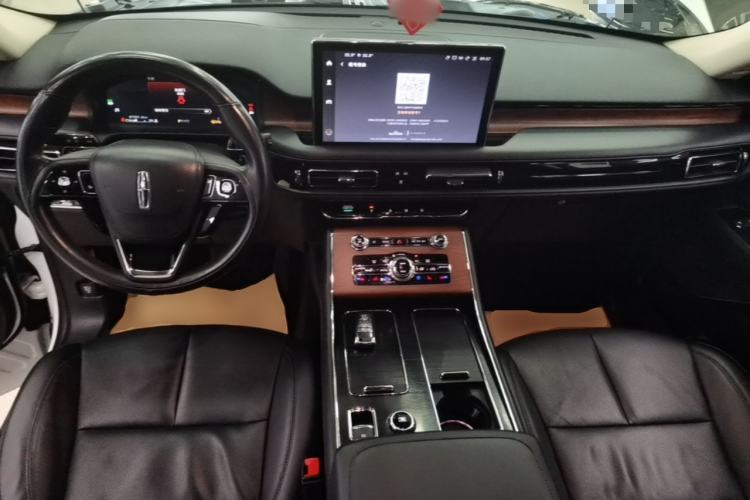 Used Lincoln Aviator 2021 3.0T V6 Four-Wheel Drive Luxury Edition Center Console