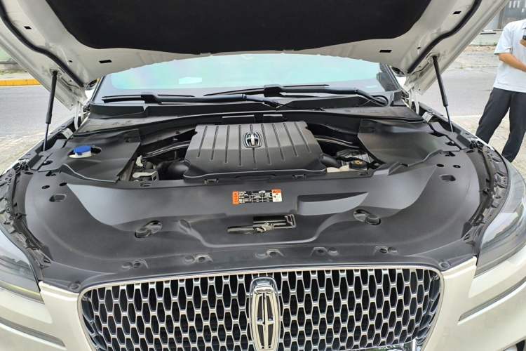 Used Lincoln Aviator 2021 3.0T V6 Four-Wheel Drive Zunya Edition Engine Bay