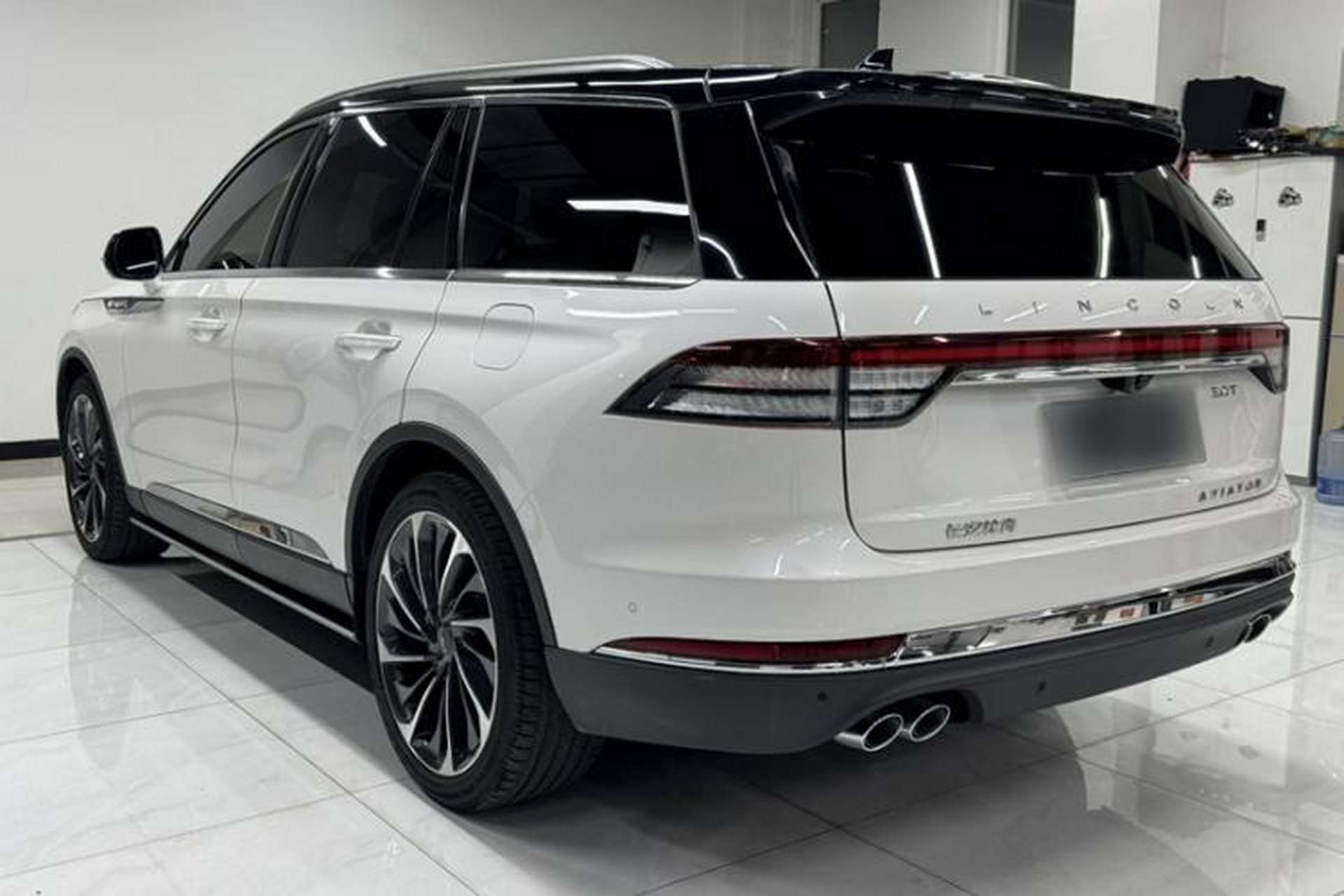 Used Lincoln Aviator 2021 3.0T V6 All-Wheel-Drive Executive Edition Exterior 8