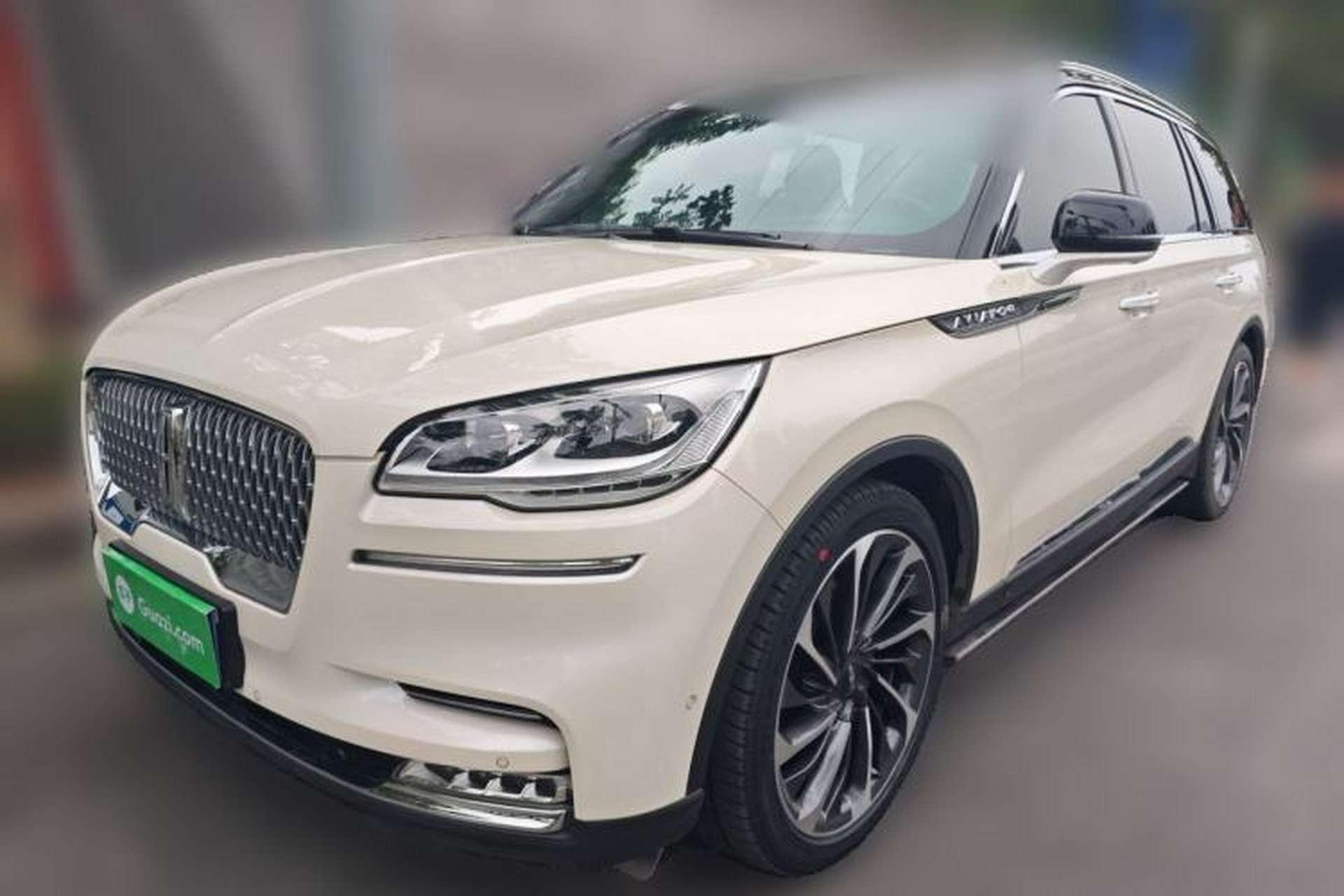 Used Lincoln Aviator 2021 3.0T V6 All-Wheel-Drive Executive Edition Front Left 45 Deg