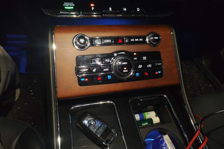 Used Lincoln Aviator 2021 3.0T V6 Four-Wheel Drive Luxury Edition Gear Lever