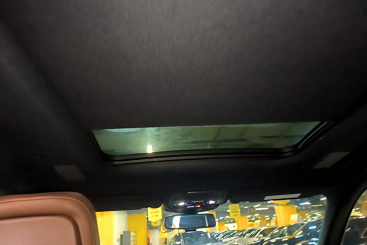 Used Lincoln Aviator 2021 3.0T V6 Four-Wheel Drive Zunya Edition Headliner