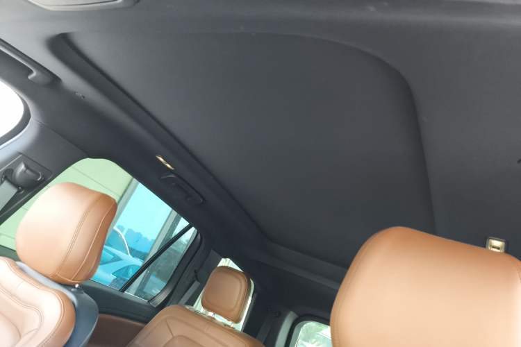 Used Lincoln Aviator 2021 3.0T V6 Four-Wheel Drive Zunya Edition Headliner